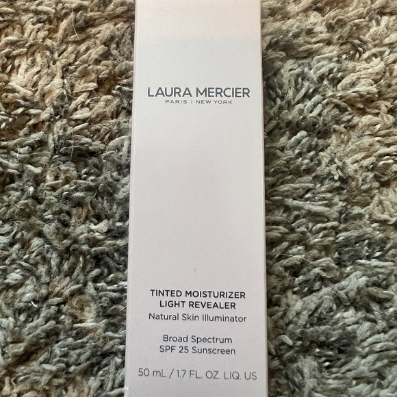 NEW IN BOX Laura Mercier Tinted Moisturizer Light Revealer Shade 1C0 Cameo SPF - Picture 1 of 7